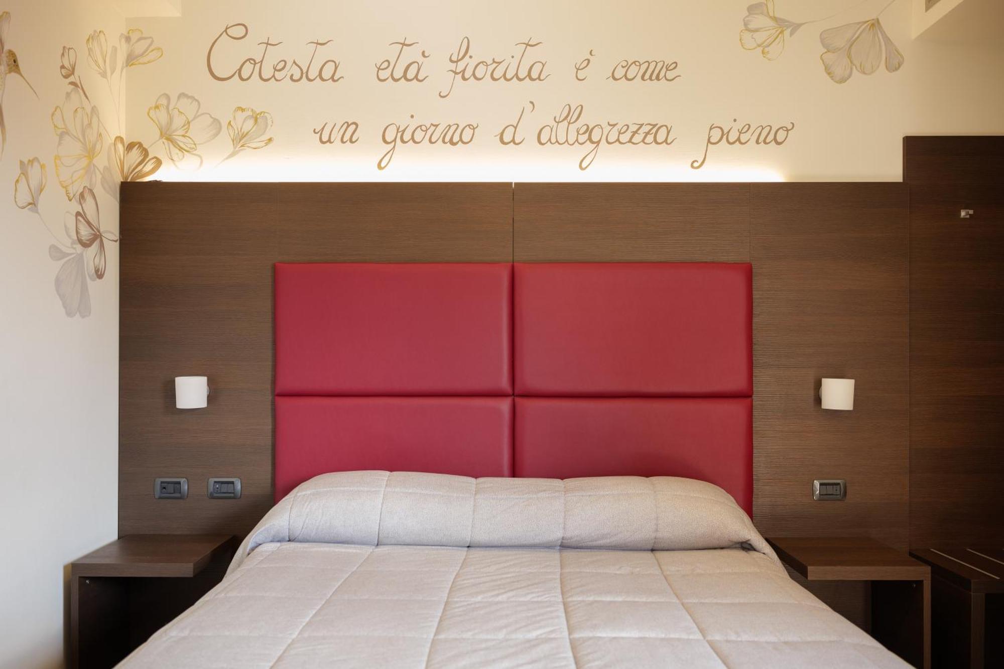 Hotel Ristorante Da Tonino Recanati Exterior foto